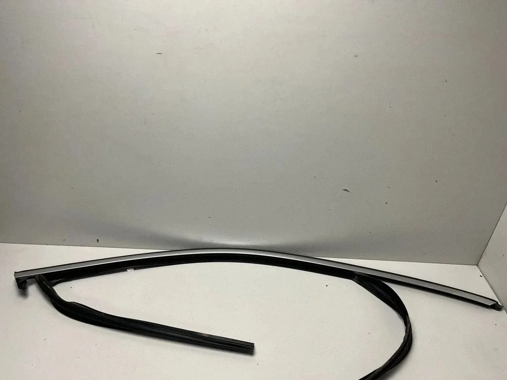 Front door glass trim molding 7428672 – BMW X7 G07 (2018-)