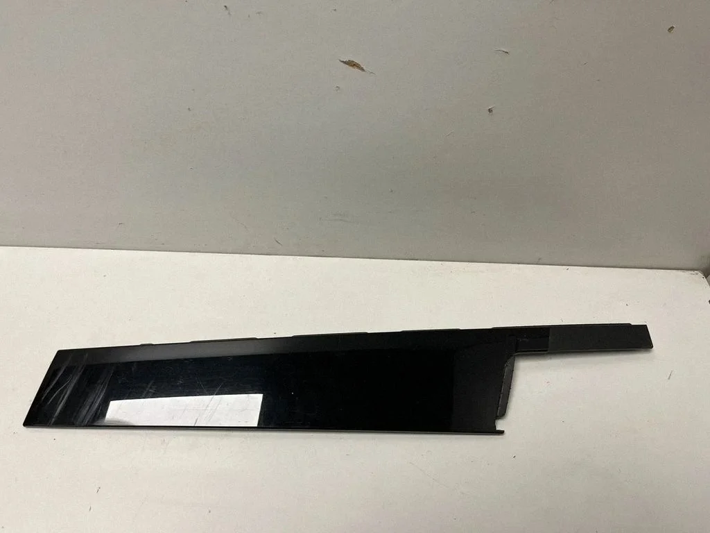 Priekšējo durvju stikla apdare 9451278 – BMW XM (2022-)