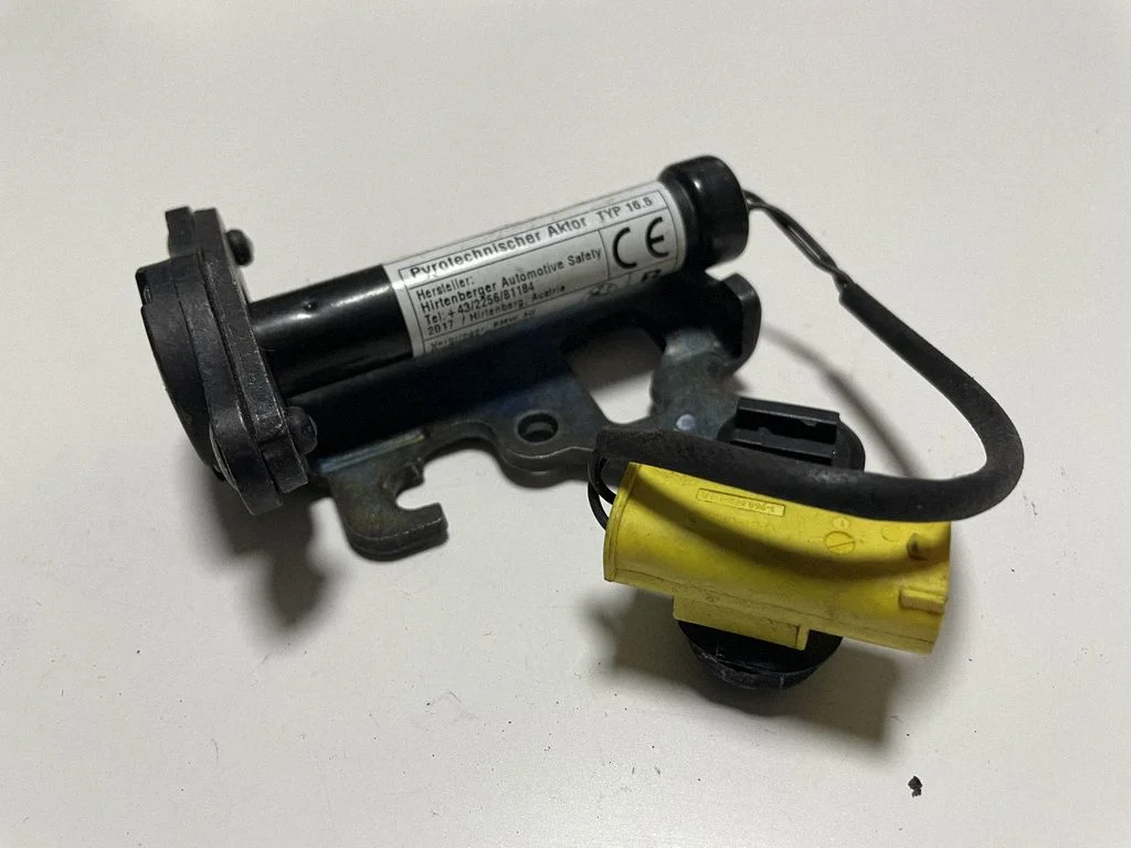 Bonnet Pedestrian Airbag Actuator – BMW X6 F16 (2014-2017)