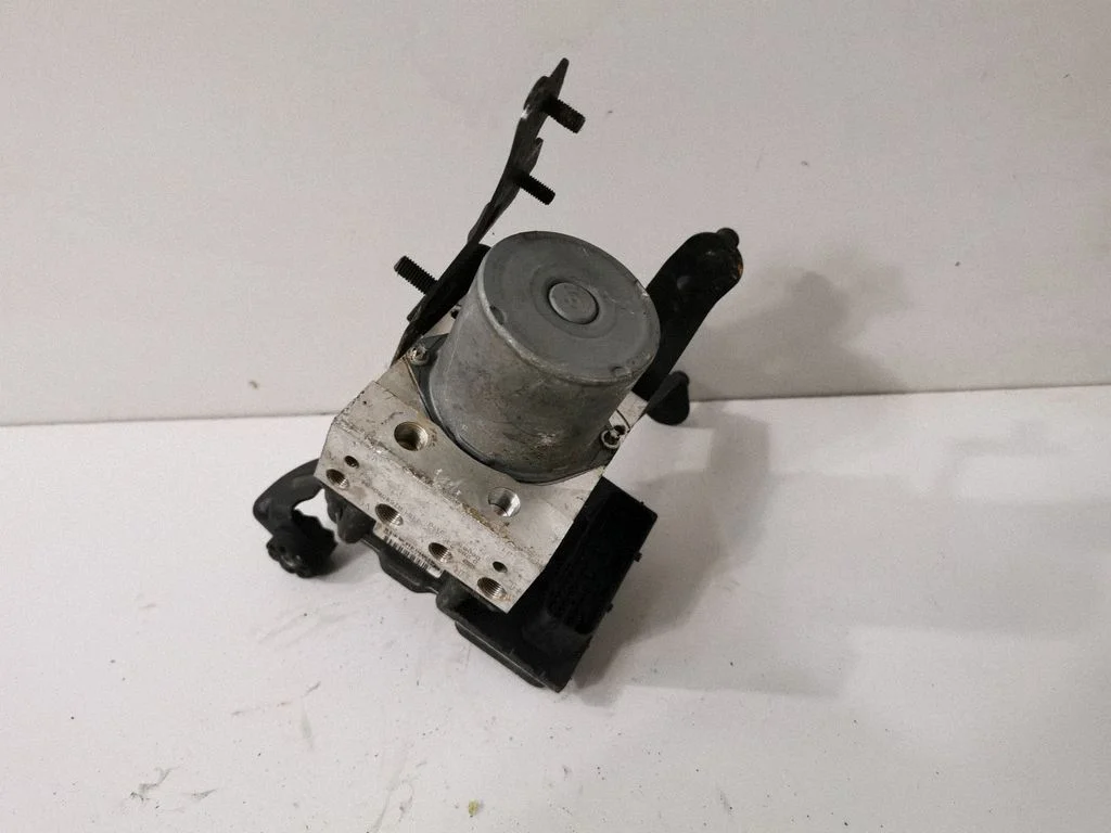 ABS bloks – BMW 5. sērija E60 E61 (2004-2010)