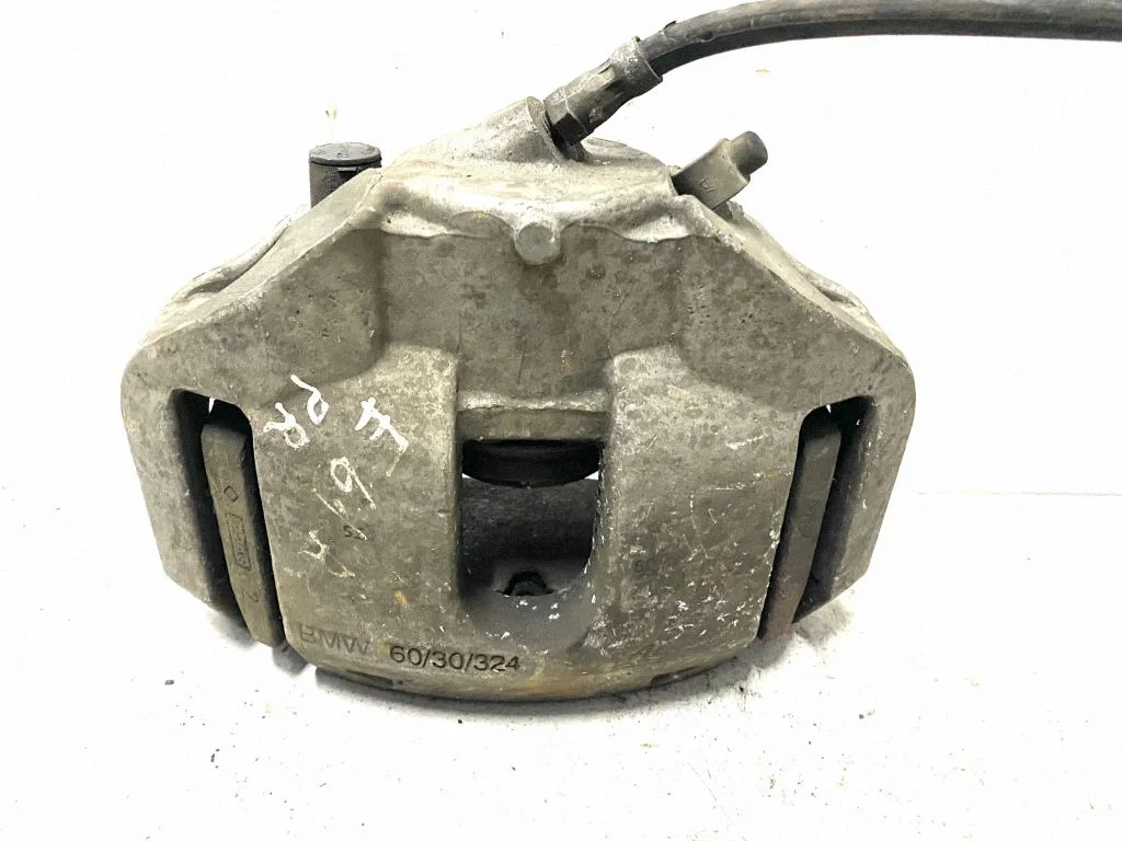 Zacisk hamulcowy przedni – BMW Seria 5 E60 E61 (2004-2010)