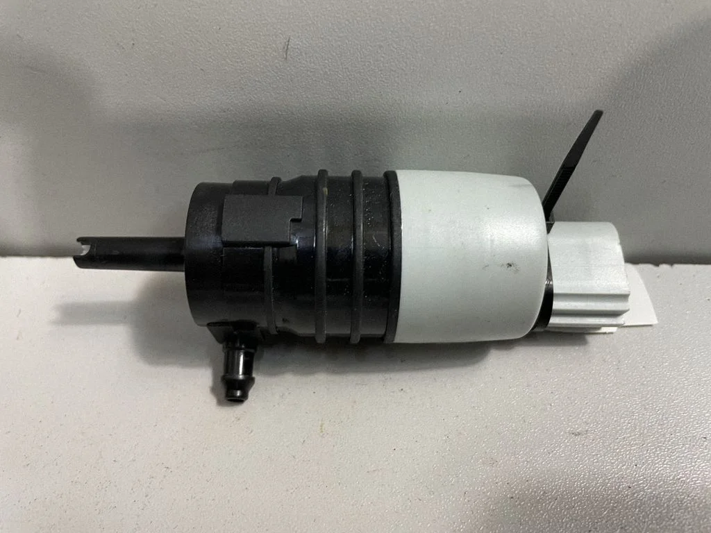 Windscreen/windshield washer pump 7298309 – BMW X4 G02 (2018-)