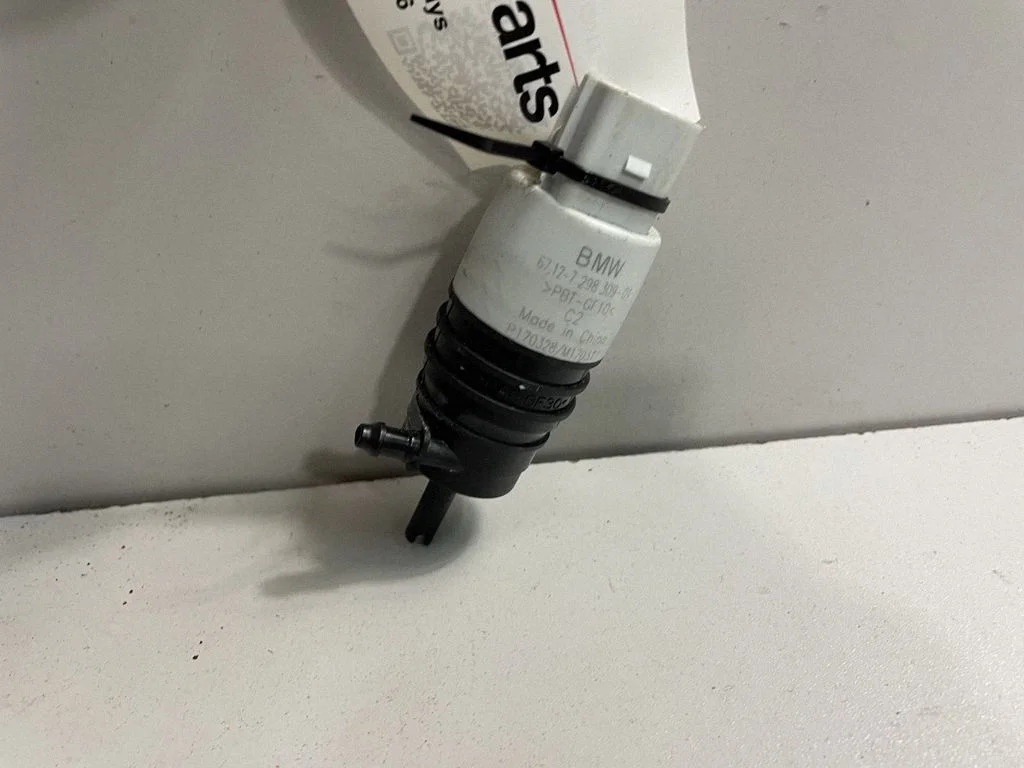 Windscreen/windshield washer pump 7298309 – BMW X4 G02 (2018-)