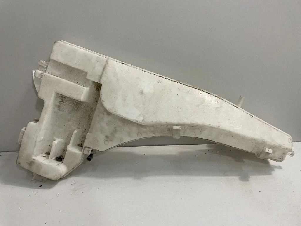 Zbiorniczek spryskiwacza – BMW X5 E70 (2006-2013)