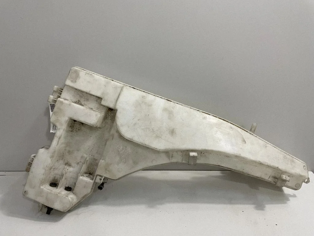 Zbiorniczek spryskiwacza – BMW X5 E70 (2006-2013)
