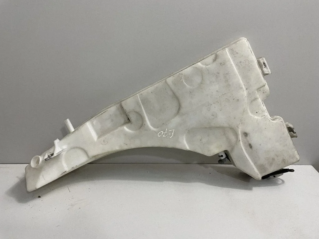Zbiorniczek spryskiwacza – BMW X5 E70 (2006-2013)