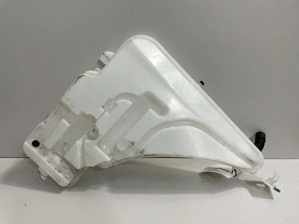 Logu mazgāšanas šķidruma tvertne – BMW 4. sērija F32 F33 (2013-2020)