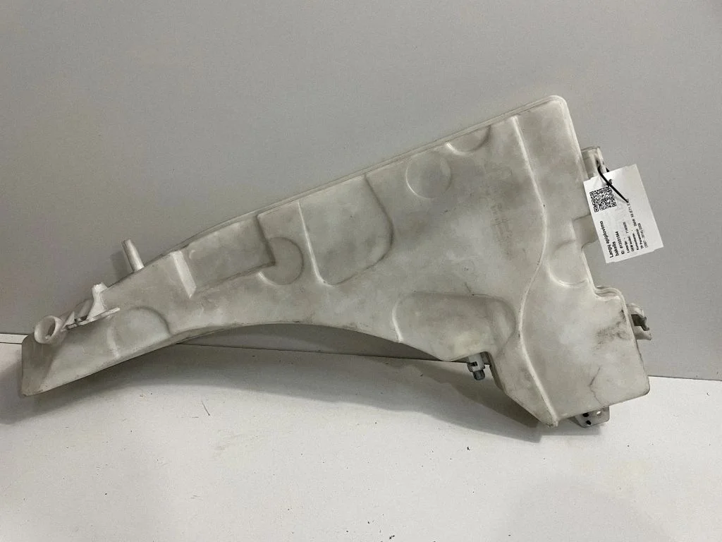 Zbiorniczek spryskiwacza – BMW X5 E70 (2006-2013)