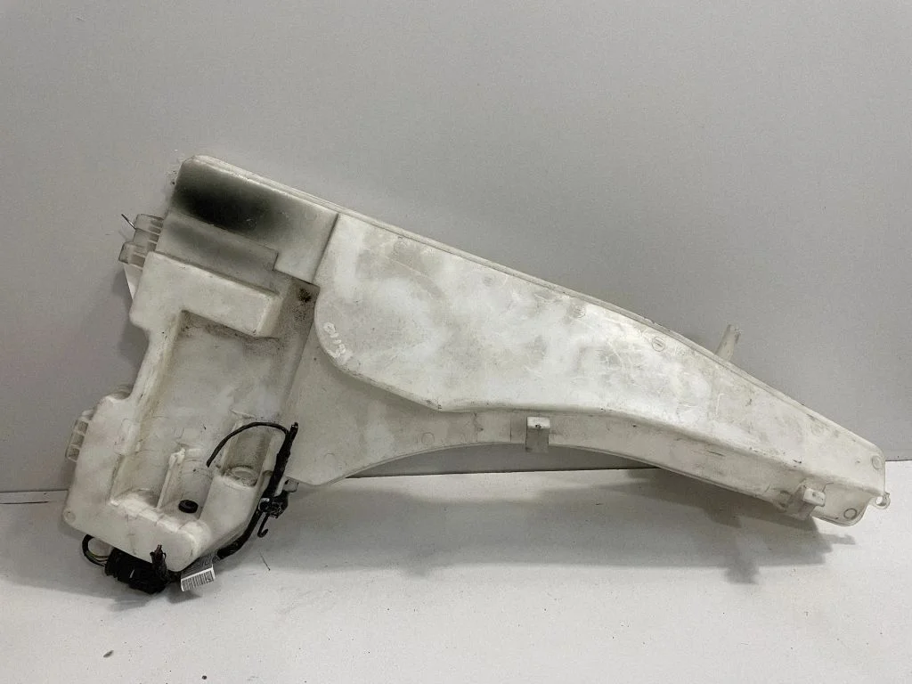 Windshield washer fluid reservoir/tank – BMW X6 E71 (2008-2014)