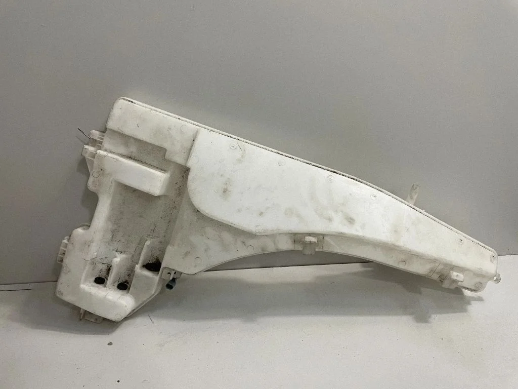 Zbiorniczek spryskiwacza – BMW X5 E70 (2006-2013)