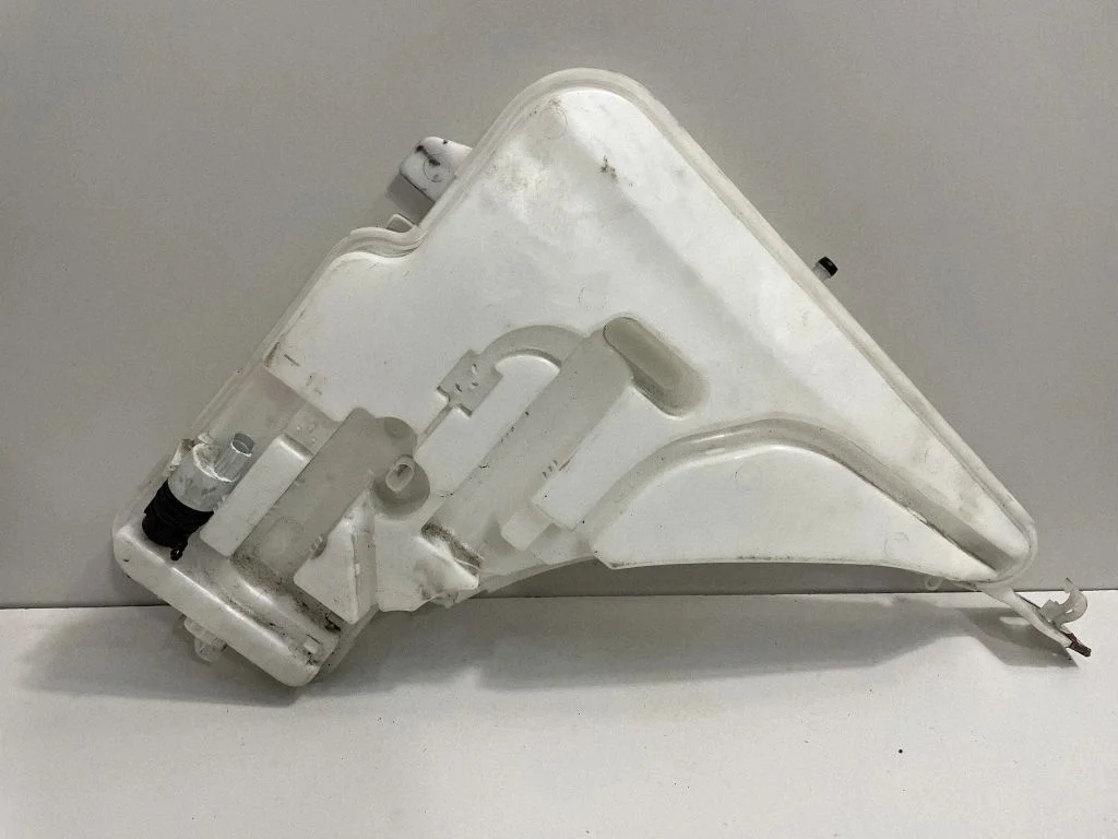 Logu mazgāšanas šķidruma tvertne – BMW 3. sērija F30 F35 F31 (2012-2018)