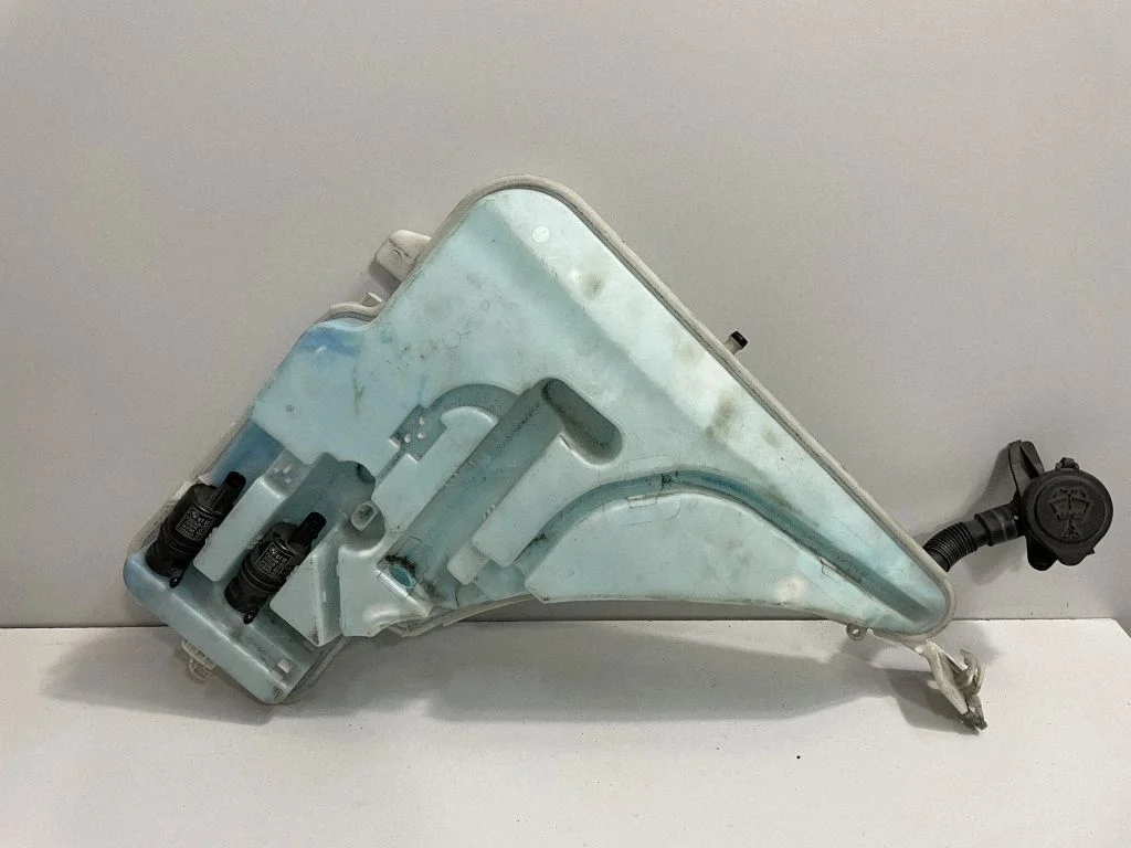 Logu mazgāšanas šķidruma tvertne – BMW 1. sērija F20 F21 (2011-2019)
