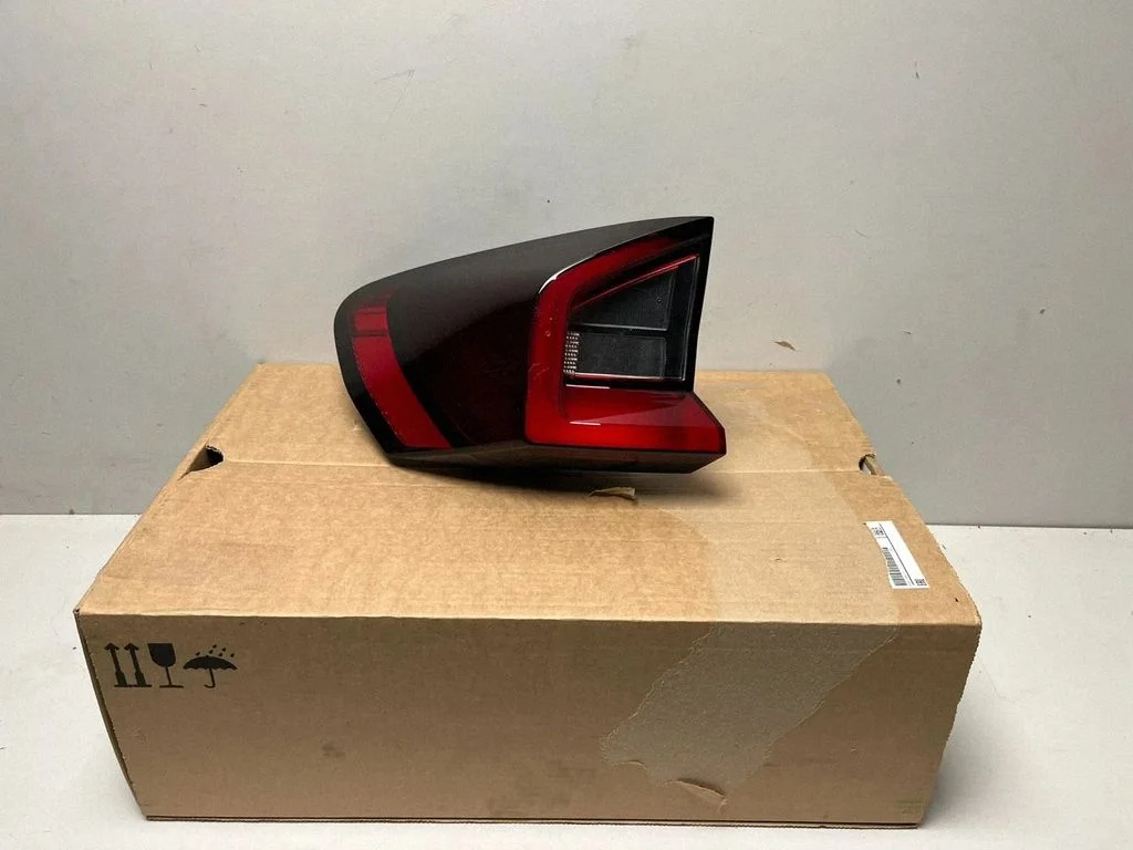 Aizmugurējais lukturis virsbūvē 9465351 – BMW X1 U11 (2022-)