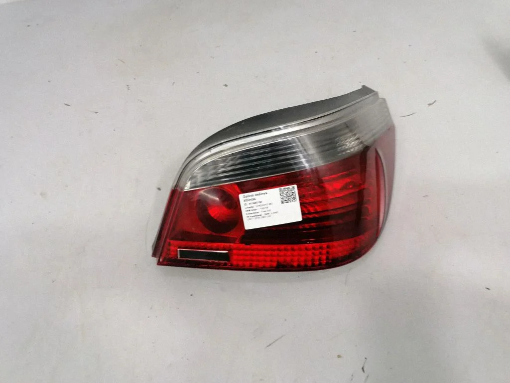Lampa tylna w błotniku – BMW Seria 5 E60 E61 (2004-2010)