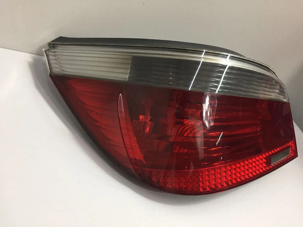 Aizmugurējais lukturis virsbūvē – BMW 5. sērija E60 E61 (2004-2010)