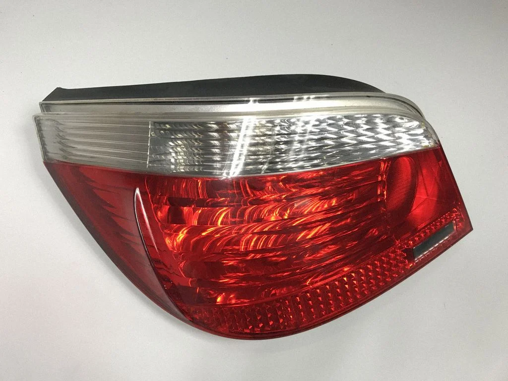 Aizmugurējais lukturis virsbūvē – BMW 5. sērija E60 E61 (2004-2010)