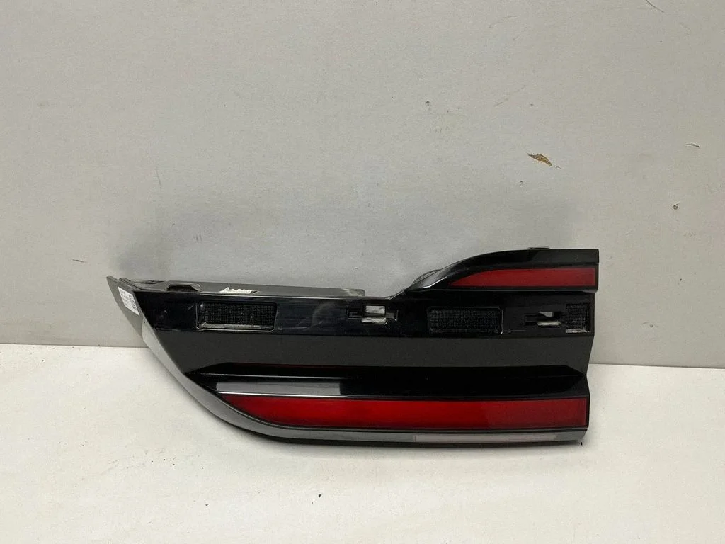 Tailgate rear/tail lights 9881362 – BMW X7 G07 (2018-)