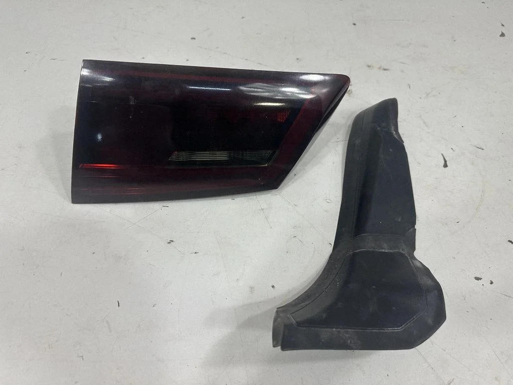 Tailgate rear/tail lights – BMW 5 Series G30 G31 G38 (2016-)
