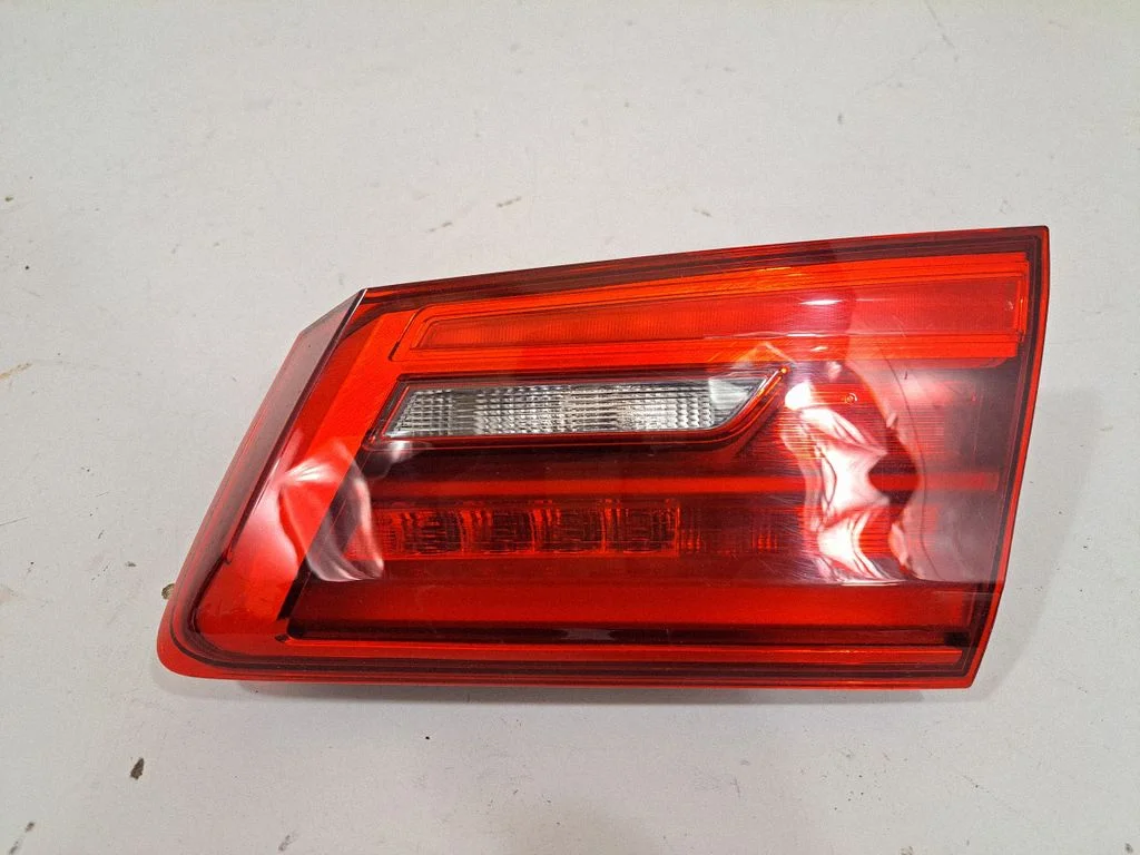 Aizmugurējais lukturis bagāžnieka vākā – BMW 5. sērija G30 G31 G38 (2016-)