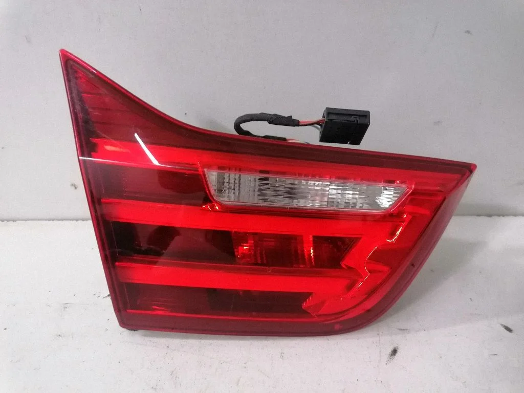 Aizmugurējais lukturis bagāžnieka vākā – BMW Series 4 M4 F82 F83 (2014-2020)