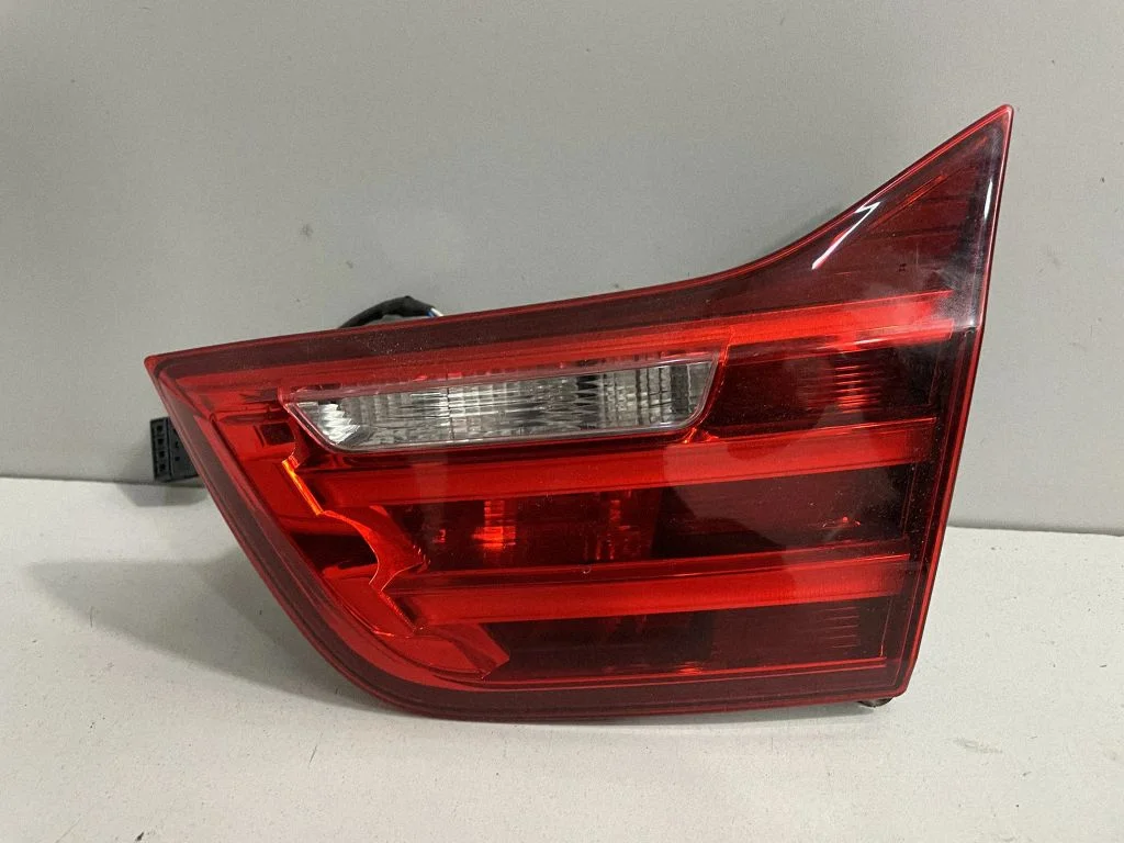 Aizmugurējais lukturis bagāžnieka vākā – BMW 4. sērija F32 F33 (2013-2020)