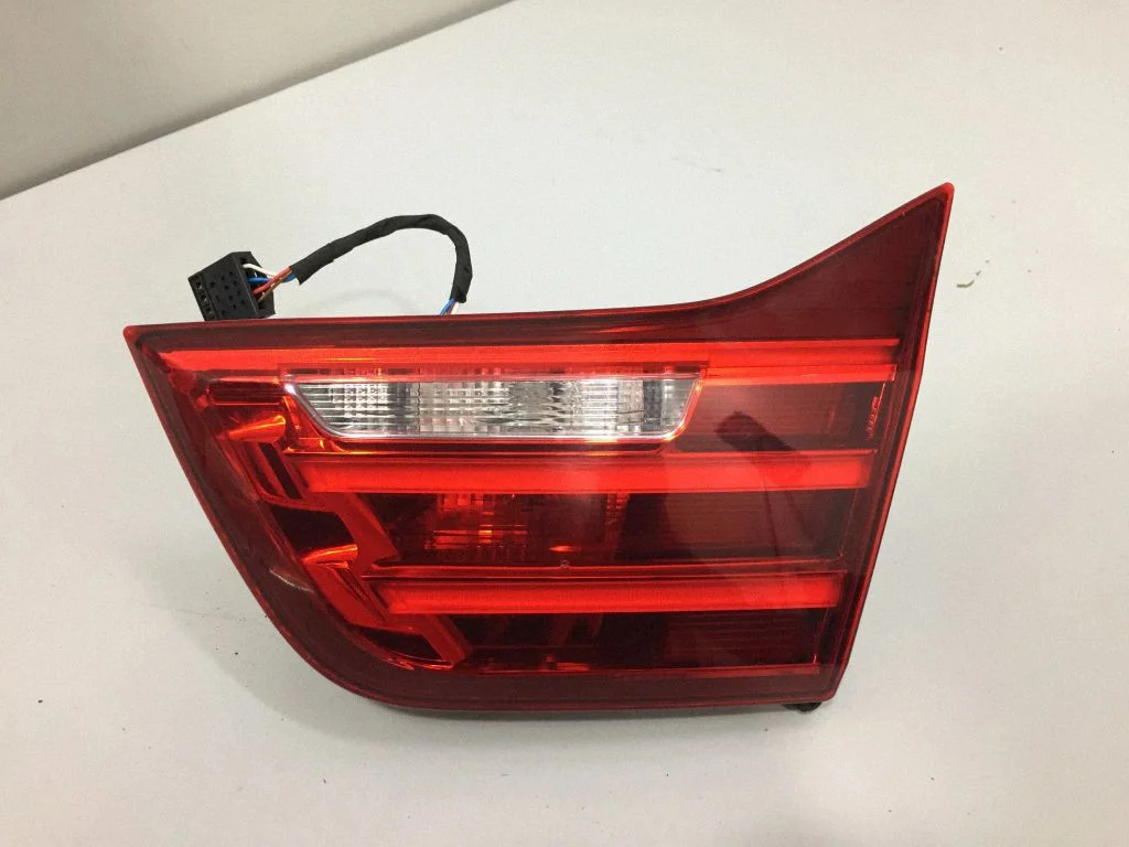 Aizmugurējais lukturis bagāžnieka vākā – BMW 4. sērija F32 F33 (2013-2020)
