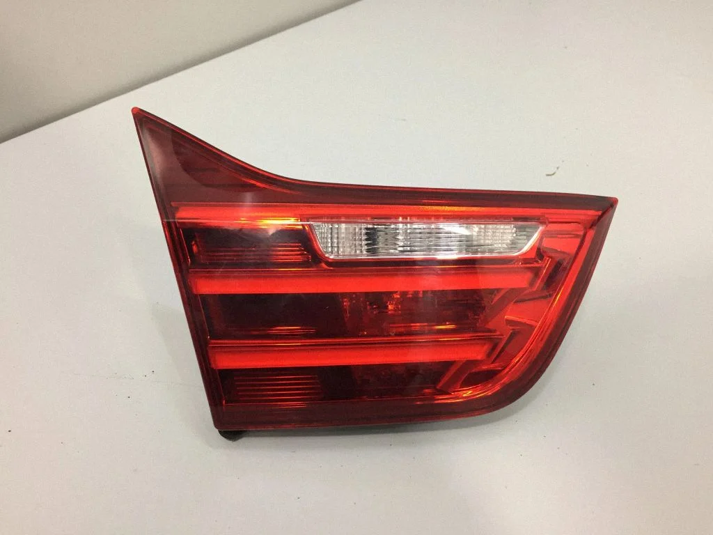 Aizmugurējais lukturis bagāžnieka vākā – BMW 4. sērija F32 F33 (2013-2020)