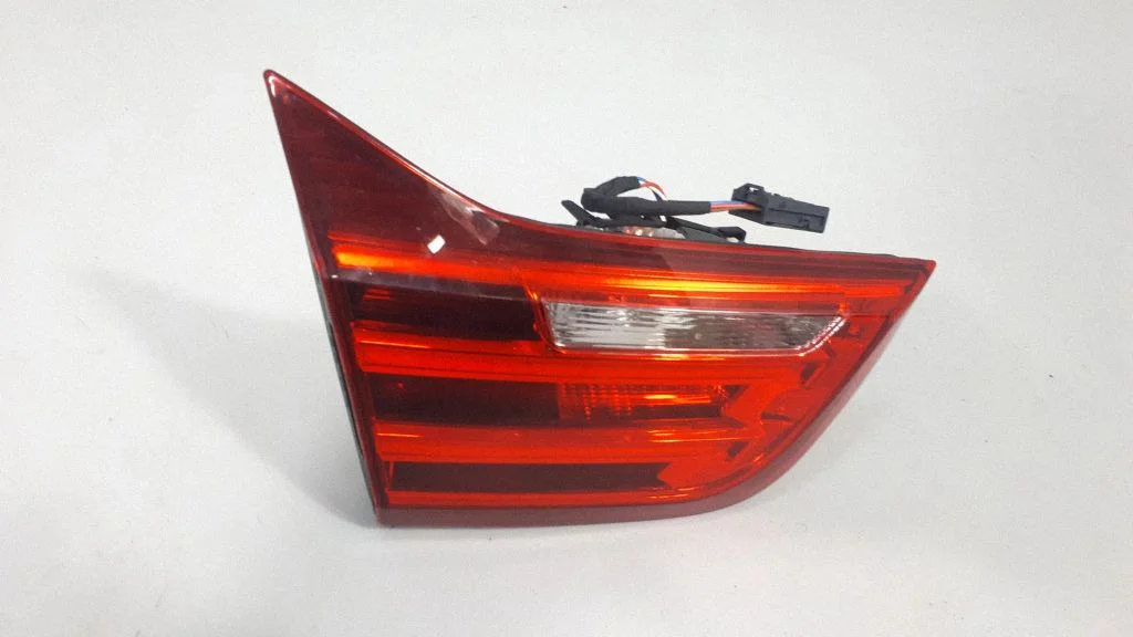 Aizmugurējais lukturis bagāžnieka vākā – BMW 4. sērija F32 F33 (2013-2020)