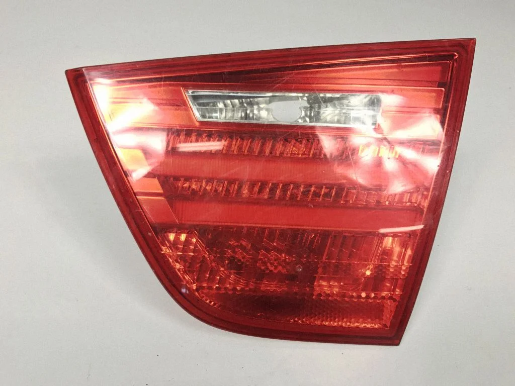 Aizmugurējais lukturis bagāžnieka vākā – BMW 3. sērija E90 E91 (2005-2012)
