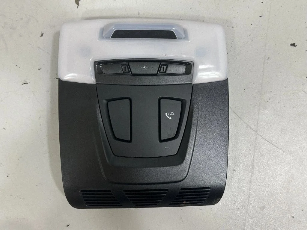 Front seat light 6820167