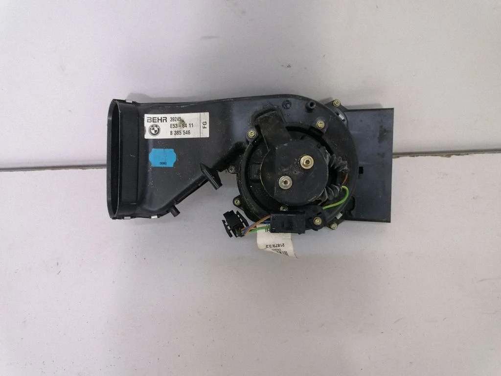 Krāsniņas ventilators/pūtējs – BMW X5 E53 (1999-2006)