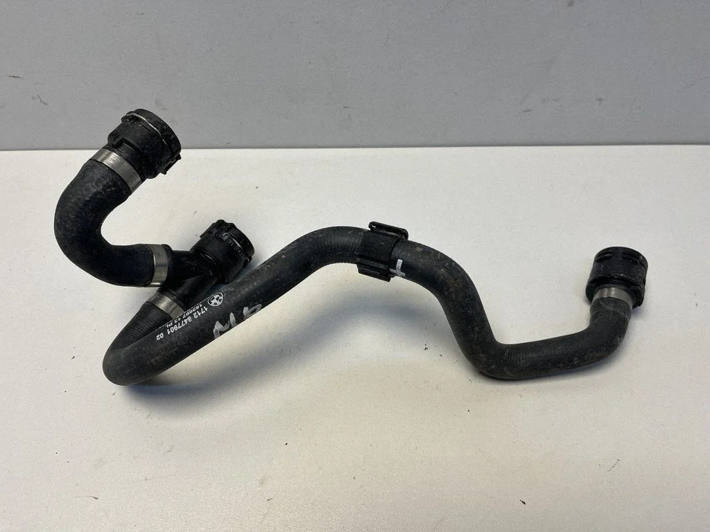 Engine coolant pipe/hose 8477901