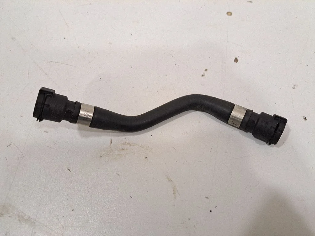 Przewody układu chłodzenia silnika – BMW Seria 5 G30 G31 G38 (2016-)