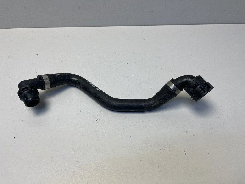 Engine coolant pipe/hose 8475692