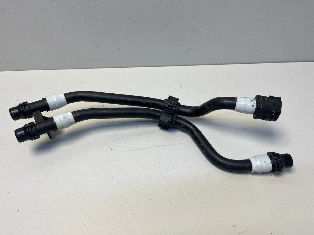 Engine coolant pipe/hose 8475682