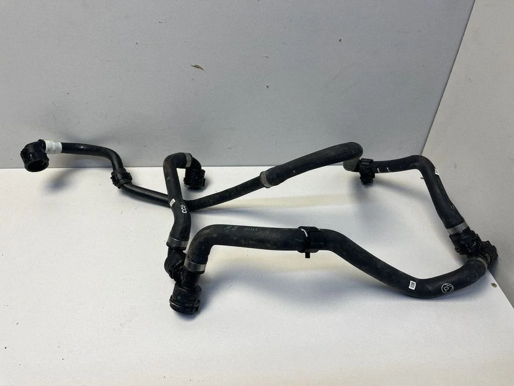 Engine coolant pipe/hose 8475694