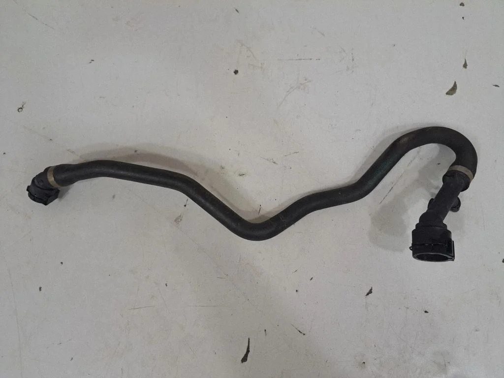 Engine coolant pipe/hose – BMW 4 Series F32 F33 (2013-2020)
