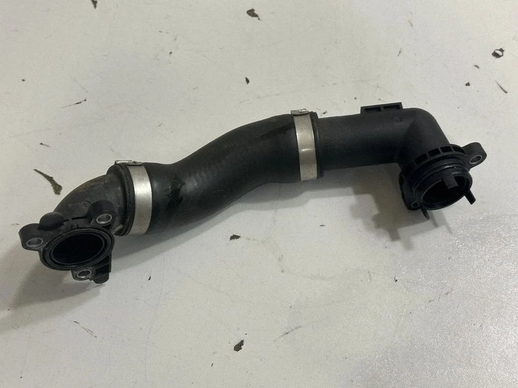 Engine coolant pipe/hose 8645545