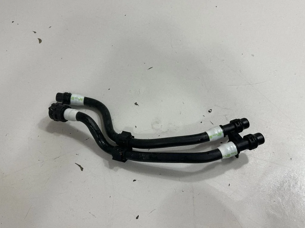 Engine coolant pipe/hose 8475682