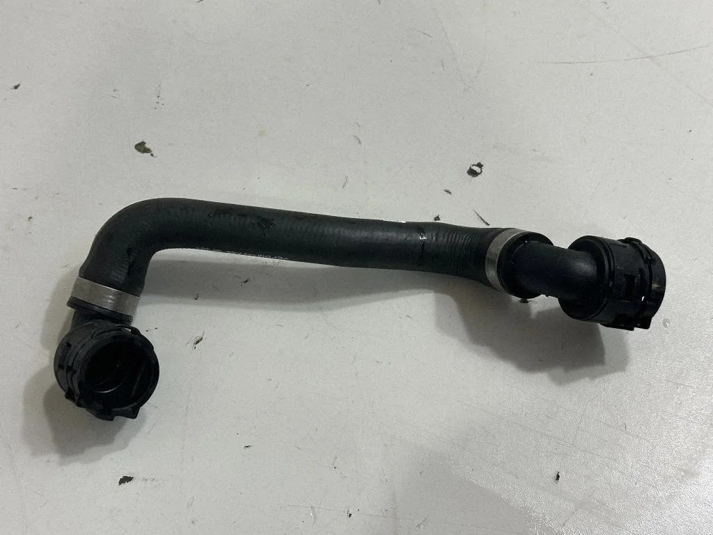 Engine coolant pipe/hose 8475694