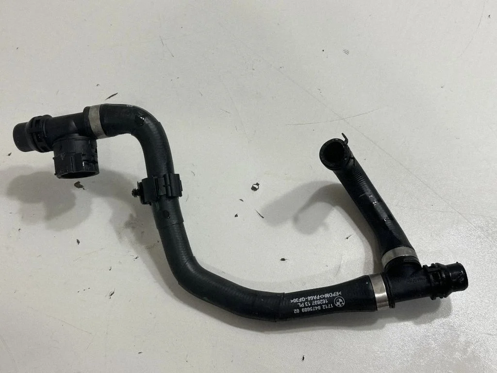 Engine coolant pipe/hose 8475689