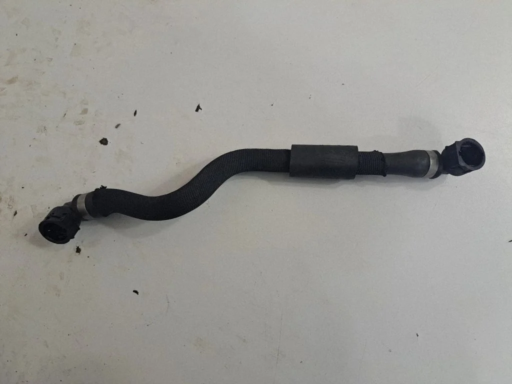 Przewody układu chłodzenia silnika – BMW Seria 5 G30 G31 G38 (2016-)