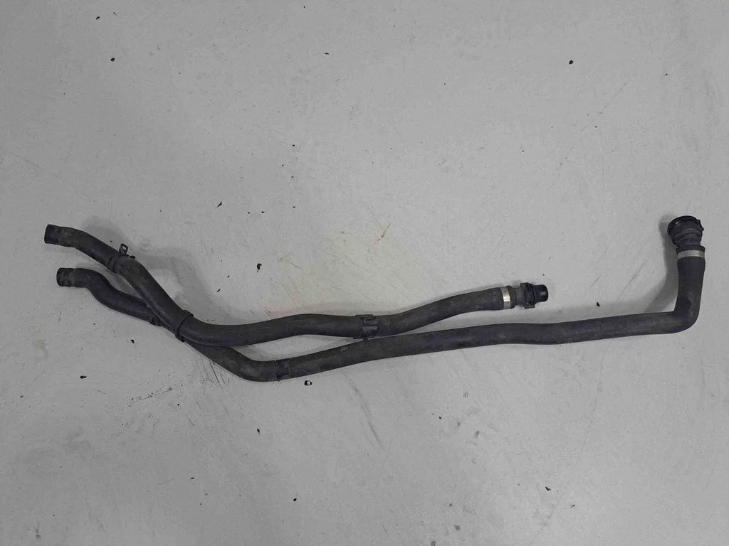 Engine coolant pipe/hose 9223587