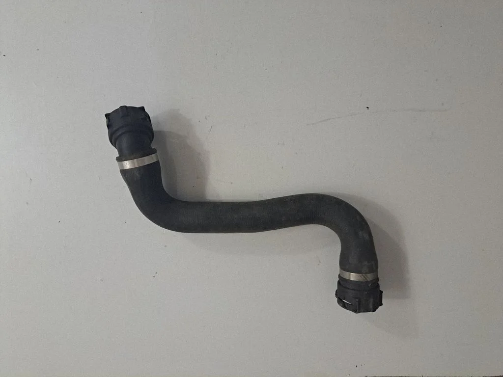 Przewody układu chłodzenia silnika – BMW Seria 5 E60 E61 (2004-2010)