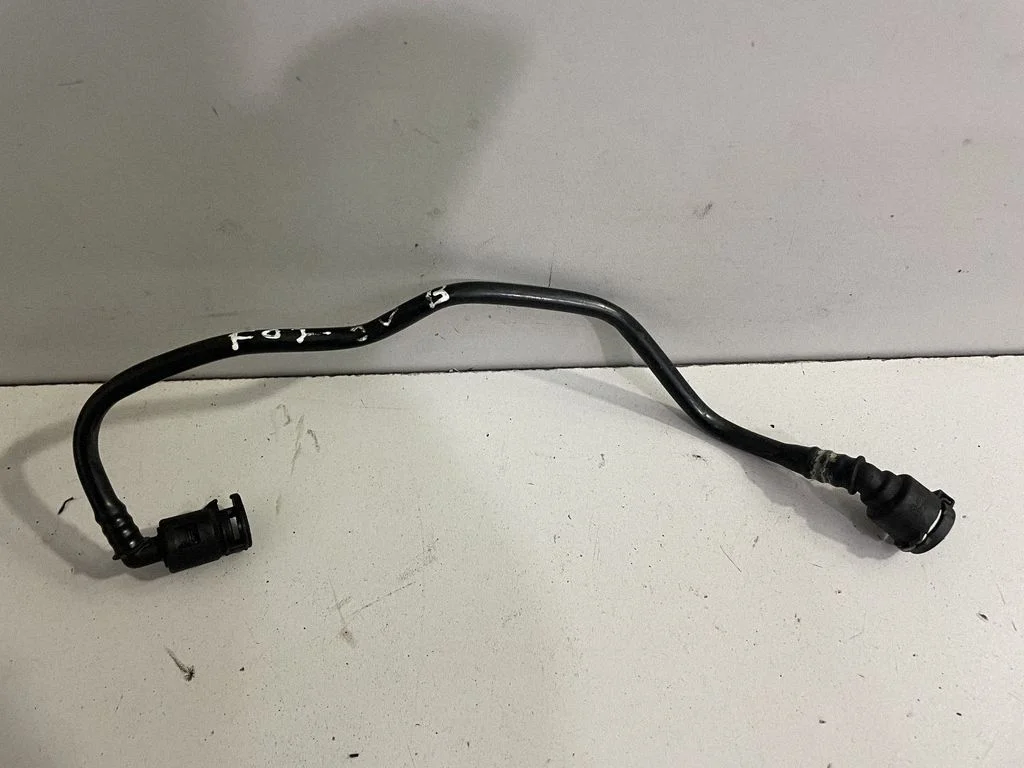 Engine coolant pipe/hose – BMW 7 Series F01 F02 F03 F04 (2008-2016)