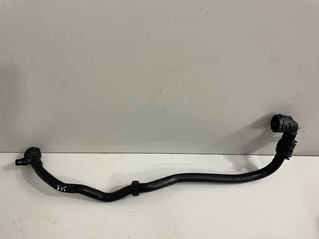Engine coolant pipe/hose – BMW 5 Series G30 G31 G38 (2016-)