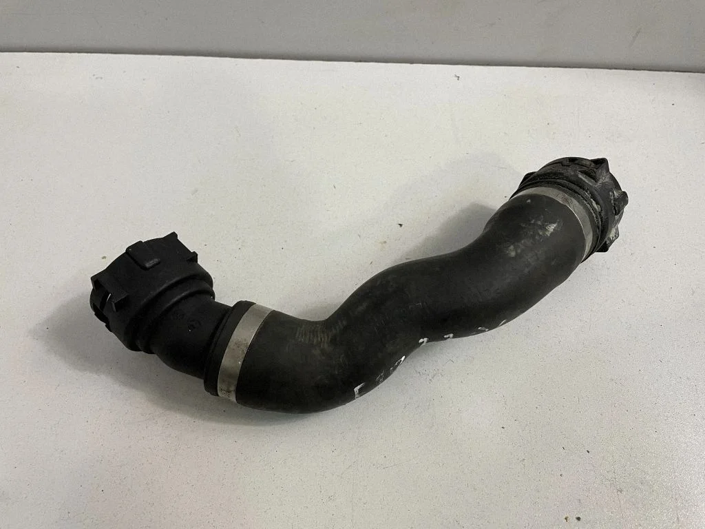 Mootori jahutusvedeliku toru / voolik – BMW 5-seeria F10 F11 (2009-2016)
