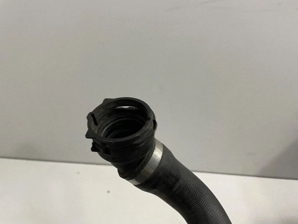 Przewody układu chłodzenia silnika – BMW Seria 5 F10 F11 (2009-2016)