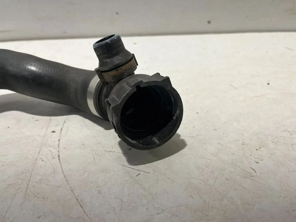 Mootori jahutusvedeliku toru / voolik – BMW 5-seeria F10 F11 (2009-2016)