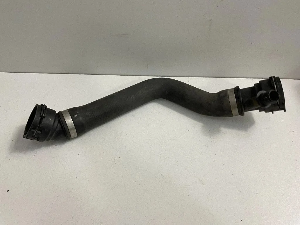 Motora dzesēšanas caurule (-es)/šļūtene (-es) – BMW 5. sērija E60 E61 (2004-2010)